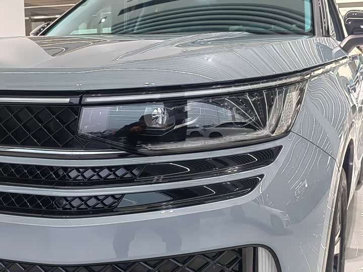 Volkswagen Tavendor 2023 2023款 380TSI 四驱R-Line巡游版