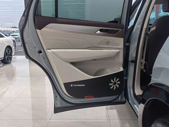 Volkswagen Tavendor 2023 2023款 380TSI 四驱R-Line巡游版