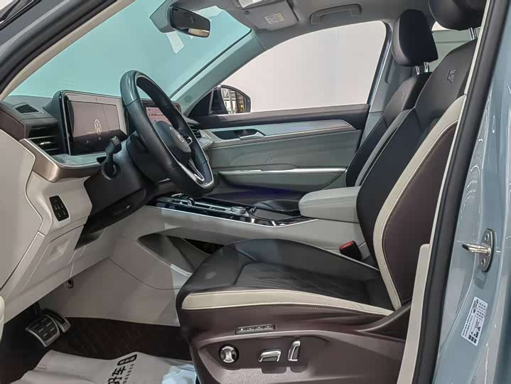 Volkswagen Tavendor 2023 2023款 380TSI 四驱R-Line巡游版