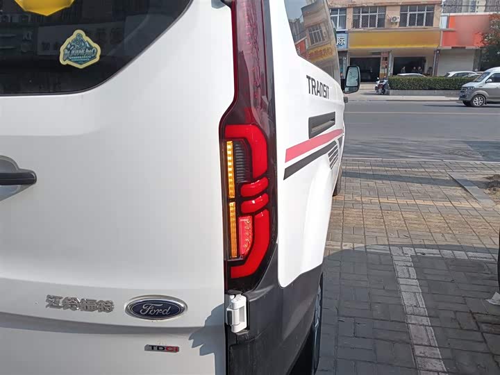 Ford Transit 2023 2023款 2.0T柴油自动多功能商用车中轴中顶5/6座