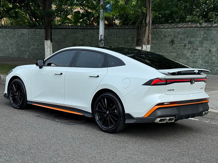 Changan UNI-V 2025 2025款 1.5T 500Bar尊贵运动型