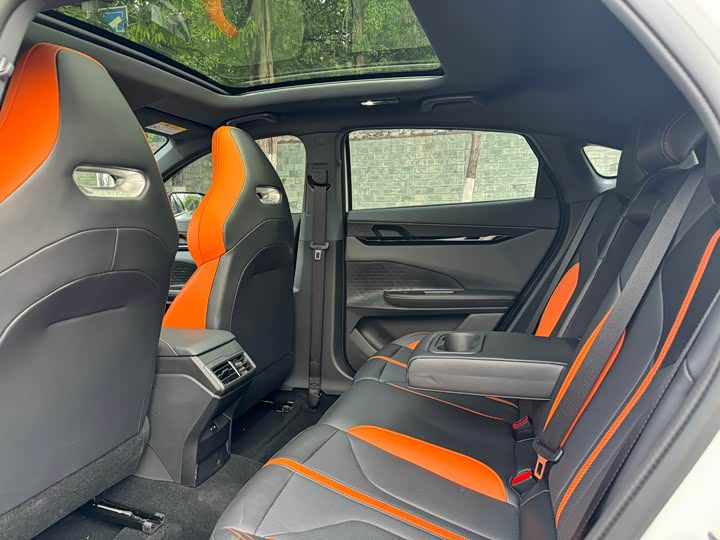 Changan UNI-V 2025 2025款 1.5T 500Bar尊贵运动型