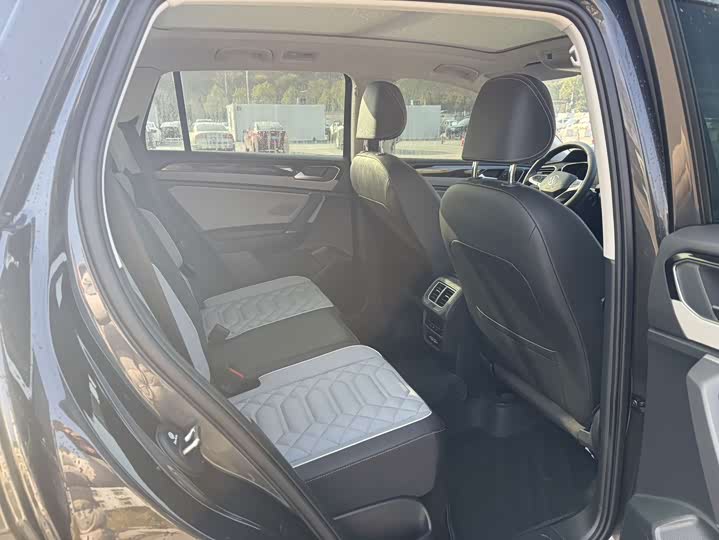 Volkswagen Tayron 2025 2025款 改款 众享款 300TSI