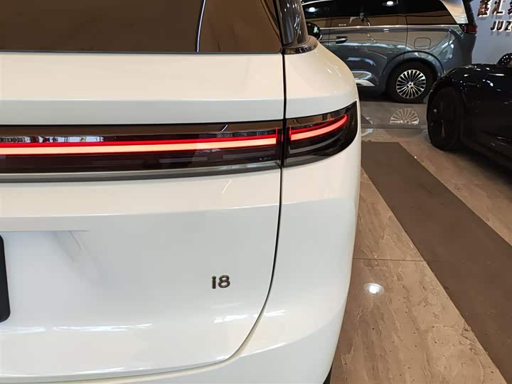 LiXiang i8 2025 2025款 标准版