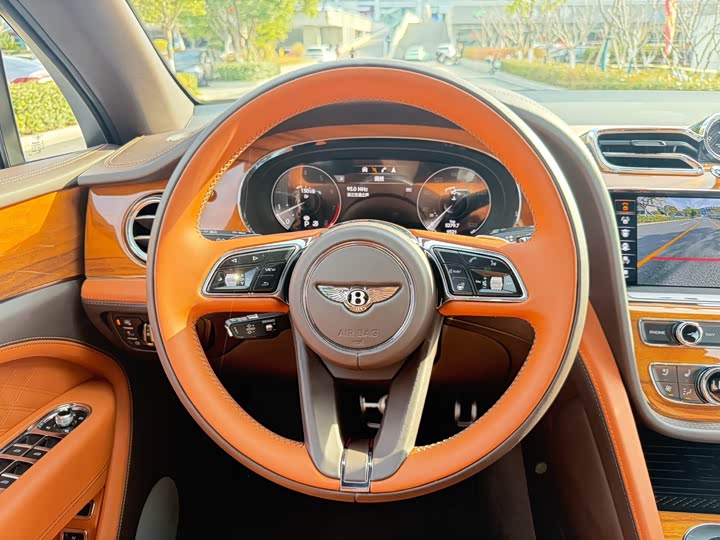 Bentley Bentayga 2023 2023款 4.0T V8 长轴距雅度版