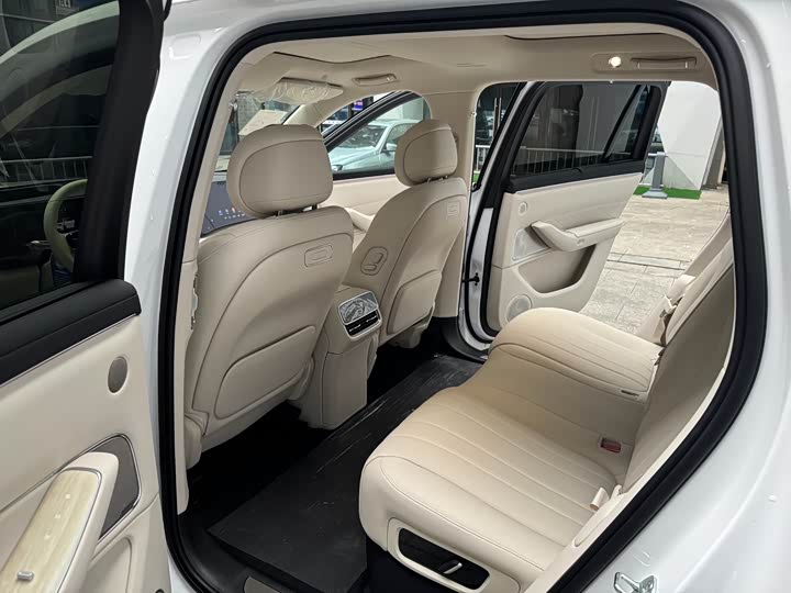 Aito M8 2025 2025款 增程 Ultra版 53.4kWh 5座版