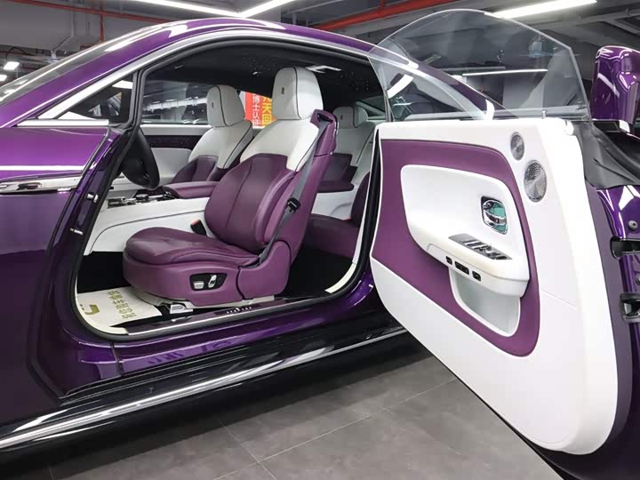 Rolls-Royce Spectre 2024 2024款 标准型