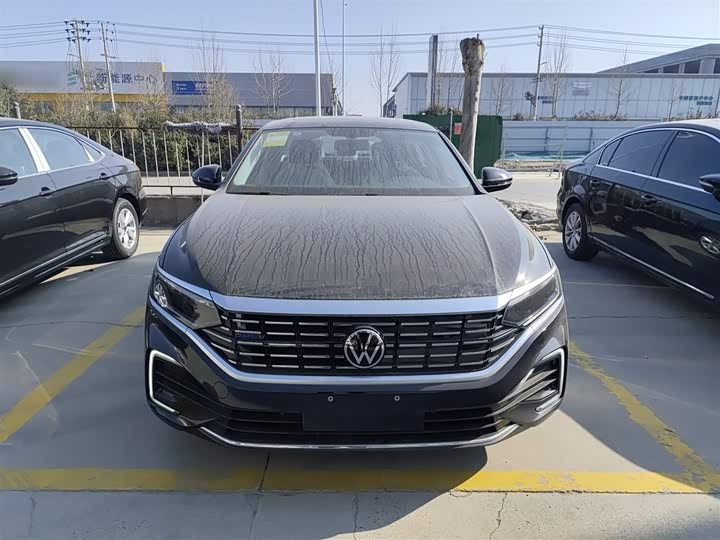 2025 Volkswagen Passat Hybrid