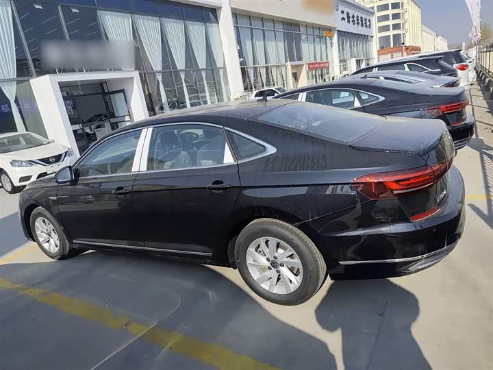 2025 Volkswagen Passat Hybrid