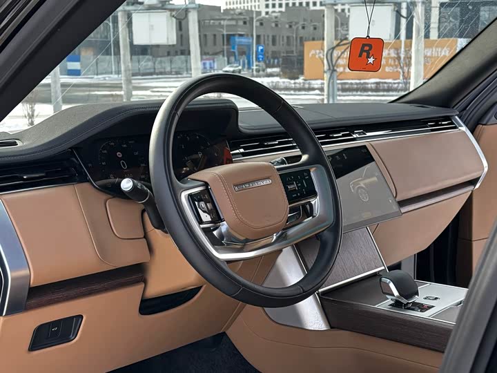 Land Rover Range Rover 2025 2025款 3.0 L6 400PS 盛世加长版