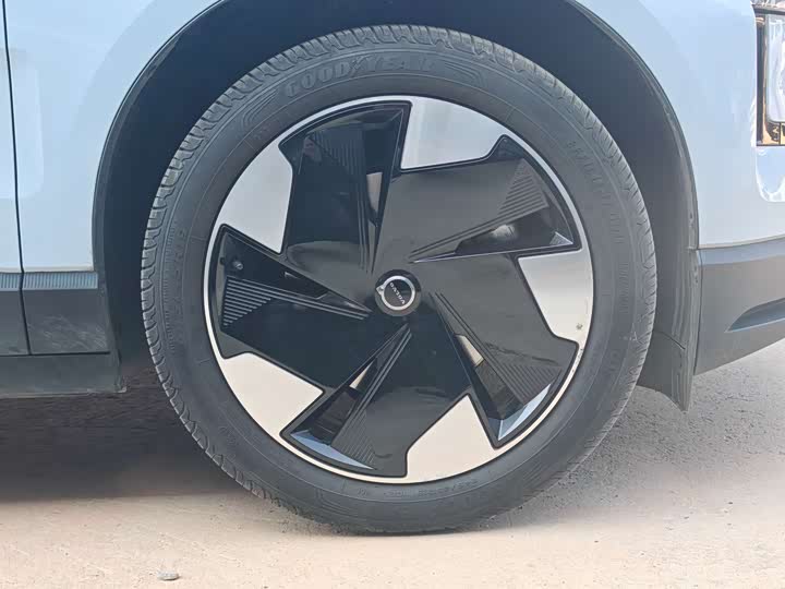 Volvo EX30 2025 2025款 后驱长续航版 Plus