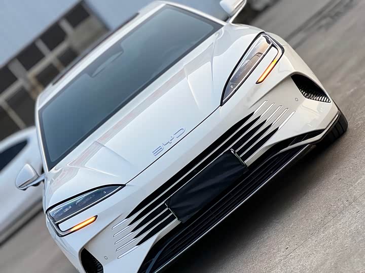 BYD Seal 07 DM-i Hybrid 2025 2025款 智驾版 DM-i 1.5L 125km 尊贵型