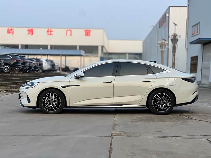 BYD Seal 07 DM-i Hybrid 2025 2025款 智驾版 DM-i 1.5L 125km 尊贵型
