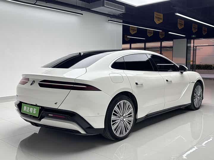 Denza Z9 2024 2024款 1100km 四驱Ultra版