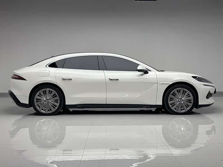 Denza Z9 2024 2024款 1100km 四驱Ultra版