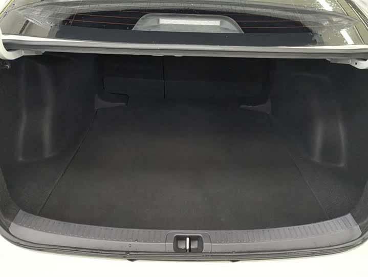 Toyota Levin 2024 2024款 智能电混双擎 1.8L 领先版