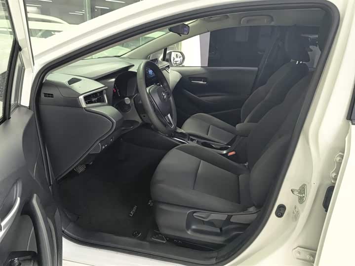 Toyota Levin 2024 2024款 智能电混双擎 1.8L 领先版