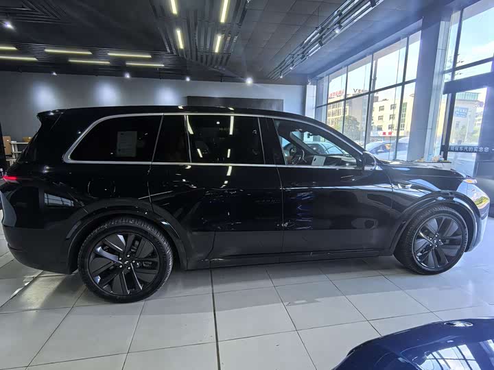 LiXiang L9 2025 2025款 Ultra 智能焕新版