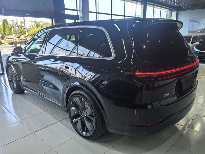 LiXiang L9 2025 2025款 Ultra 智能焕新版