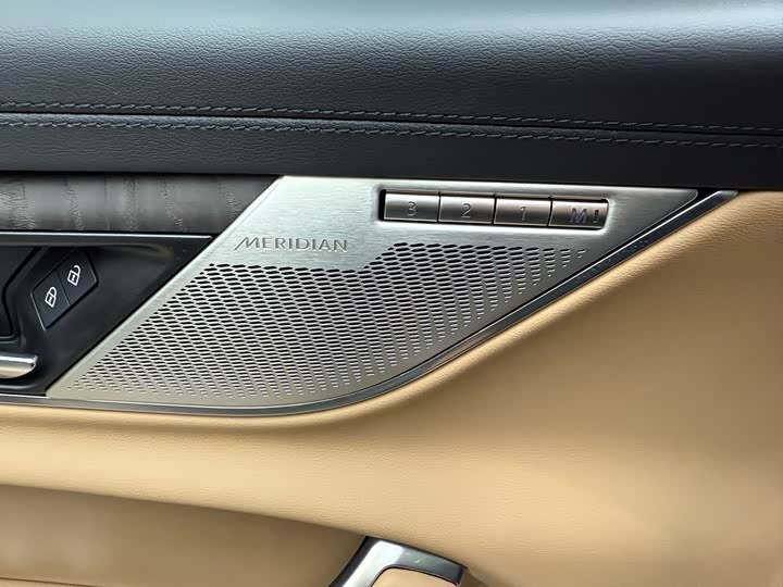 Jaguar XF L 2024 2024款 2.0T P250 两驱尊享豪华版