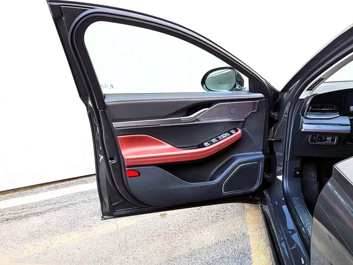 Lincoln Z (Zephyr) 2025 2025款 2.0T 尊尚版