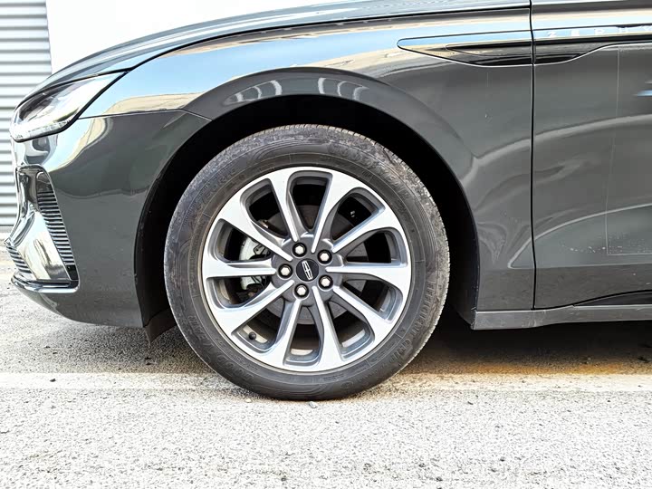 Lincoln Z (Zephyr) 2025 2025款 2.0T 尊尚版
