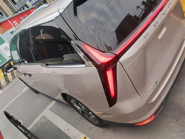 Maxus G70 2024 2024款 2.0T 自动旗舰版 7座