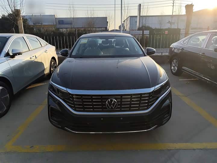Volkswagen Passat Hybrid 2025 2025款 430PHEV 混动商务版