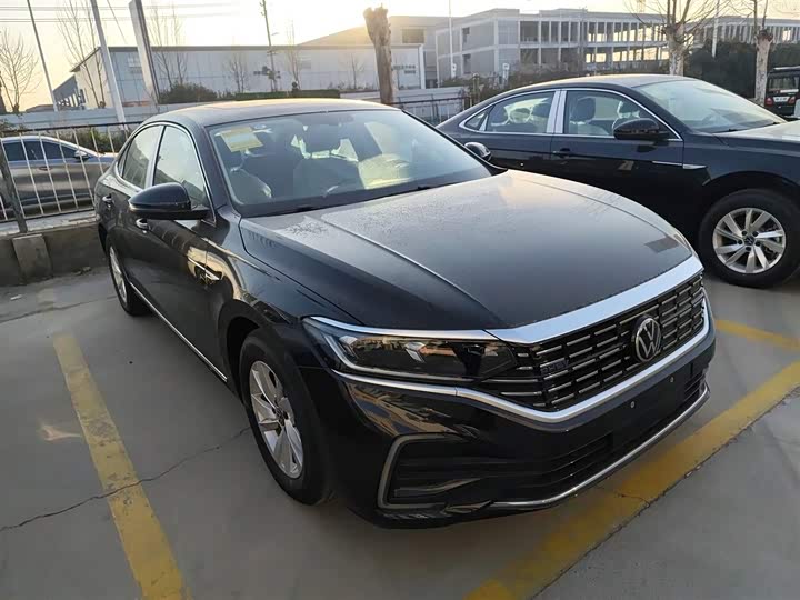 Volkswagen Passat Hybrid 2025 2025款 430PHEV 混动商务版