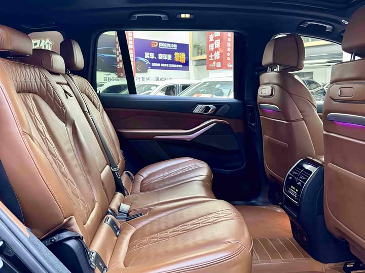 BMW X7 2023 2023款 xDrive40i 尊享型M运动套装