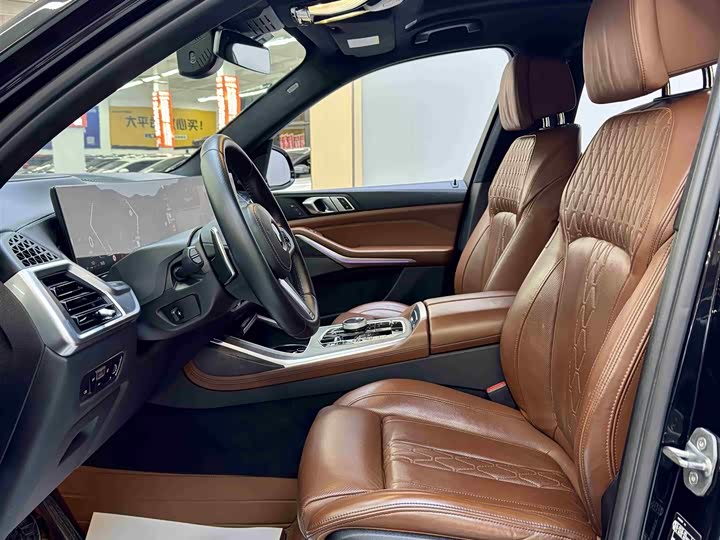 BMW X7 2023 2023款 xDrive40i 尊享型M运动套装