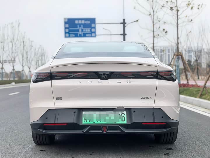 BAIC Arcfox Alpha S5 2025 2025款 560PRO 185kW