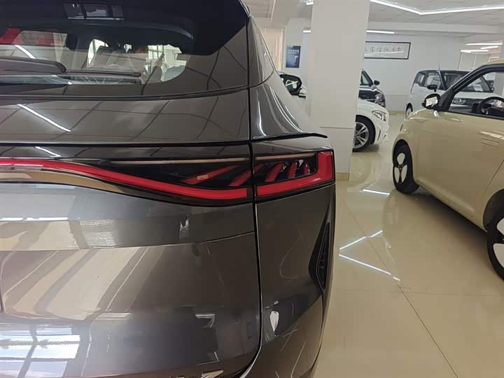 Changan UNI-Z Hybrid 2025 2025款 智慧新蓝鲸 125km 战舰+