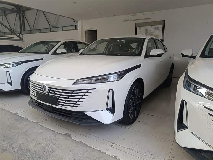 Changan Eado Plus 2025 2025款 蓝鲸 1.5T 500Bar尊贵型