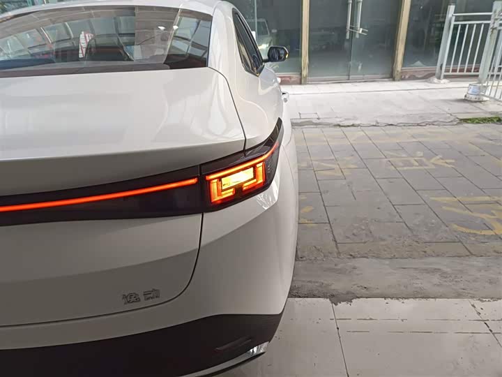 Changan Eado Plus 2025 2025款 蓝鲸 1.5T 500Bar尊贵型