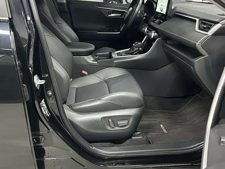 Toyota Wildlander 2024 2024款 2.0L CVT四驱豪华PLUS版