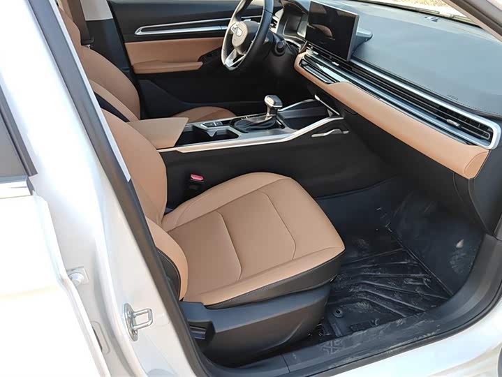 Geely Emgrand 2025 2025款 第4代 1.5L CVT旗舰型