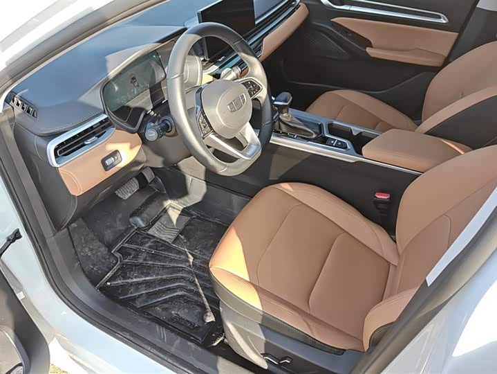 Geely Emgrand 2025 2025款 第4代 1.5L CVT旗舰型