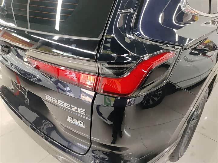 Honda Breeze 2025 2025款 240TURBO 两驱精英版 5座