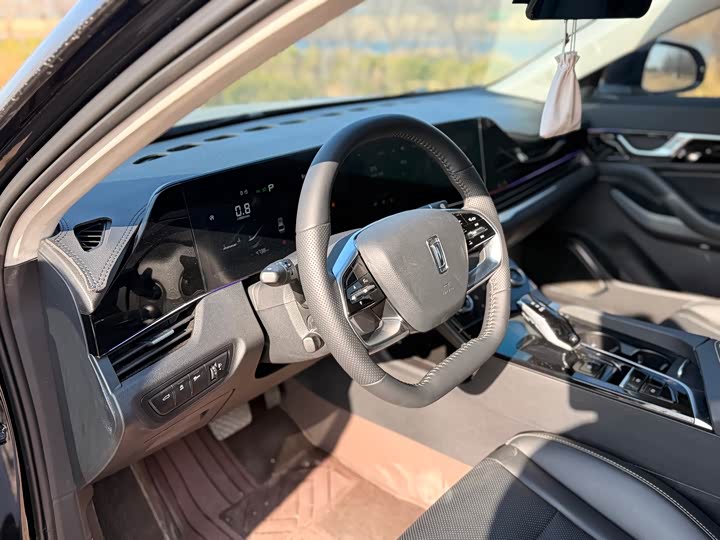 Bestune B70 2024 2024款 龙腾版 1.5T 领创型