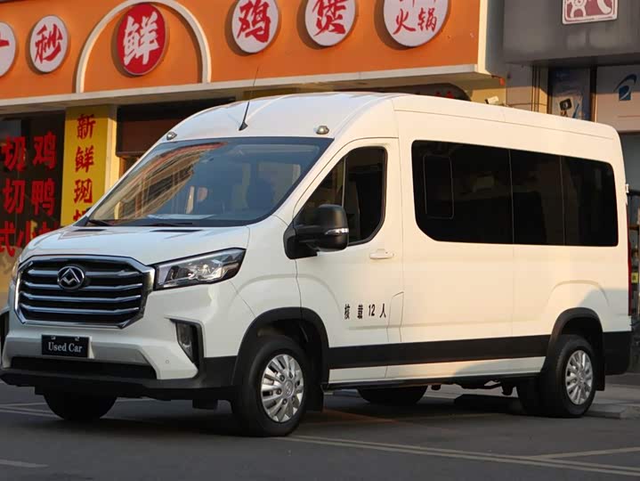 Maxus V90 2019 2019款 2.0T自动智达后驱双胎加长轴高顶9座