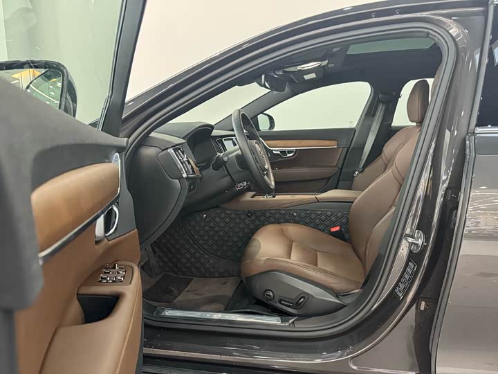 Volvo S90 2025 2025款 B5 智逸豪华版