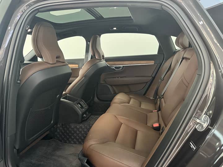 Volvo S90 2025 2025款 B5 智逸豪华版