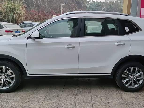 Roewe RX5 2025 2025款 PLUS 330TGI 自动领潮智惠版