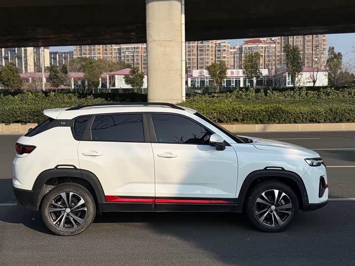 Changan CS35 Plus 2022 2022款 蓝鲸NE 1.4T DCT尊贵型