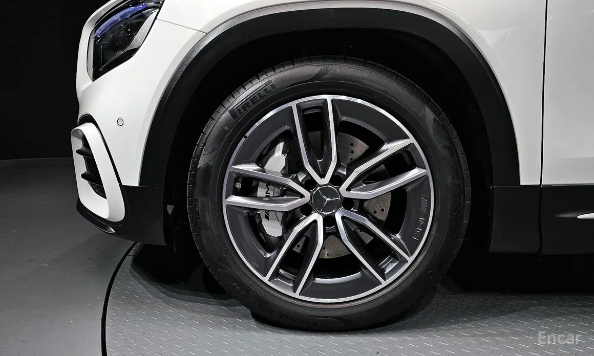 Mercedes-Benz GLB-Class 2020 AMG GLB35 4MATIC