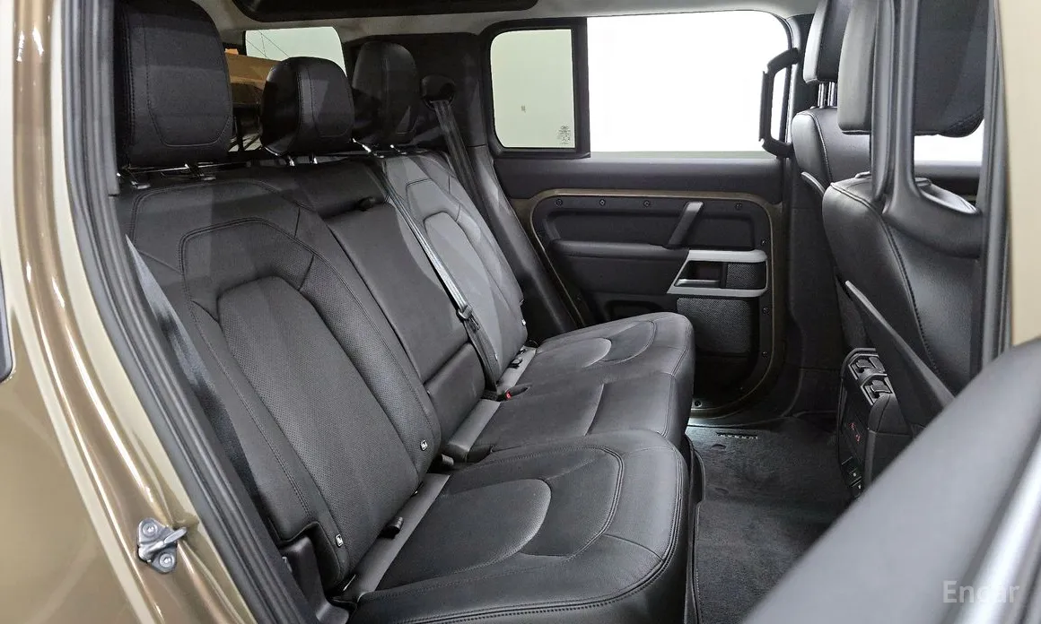 Land Rover Defender 2020 110 D250 SE