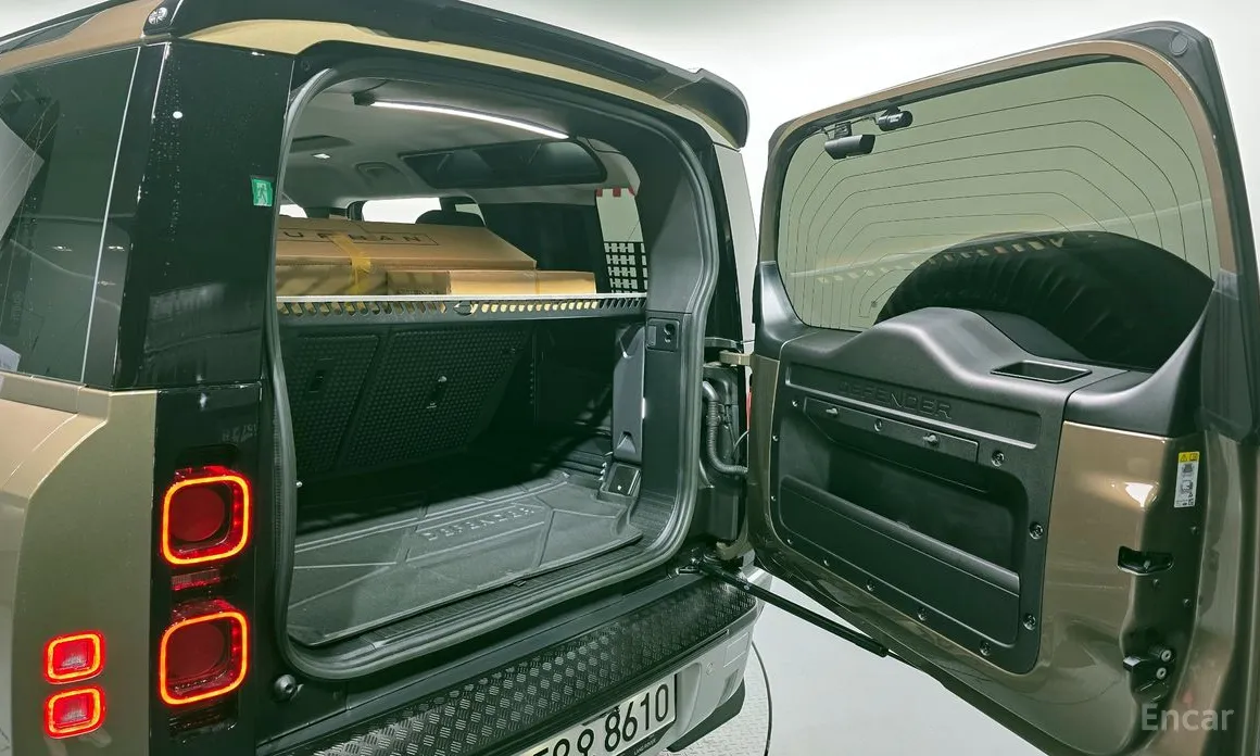 Land Rover Defender 2020 110 D250 SE