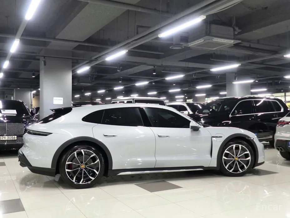 Porsche Taycan 2020 4S Cross Turismo