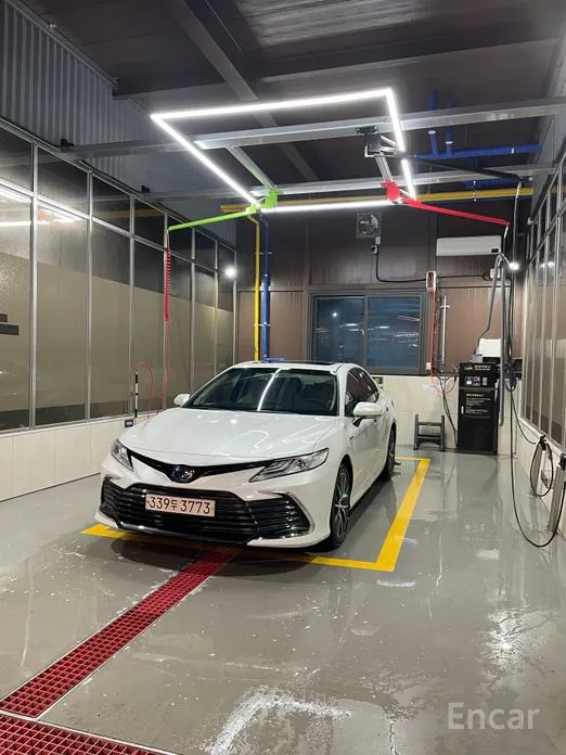 Toyota Camry 2017 2.5 XLE Hybrid